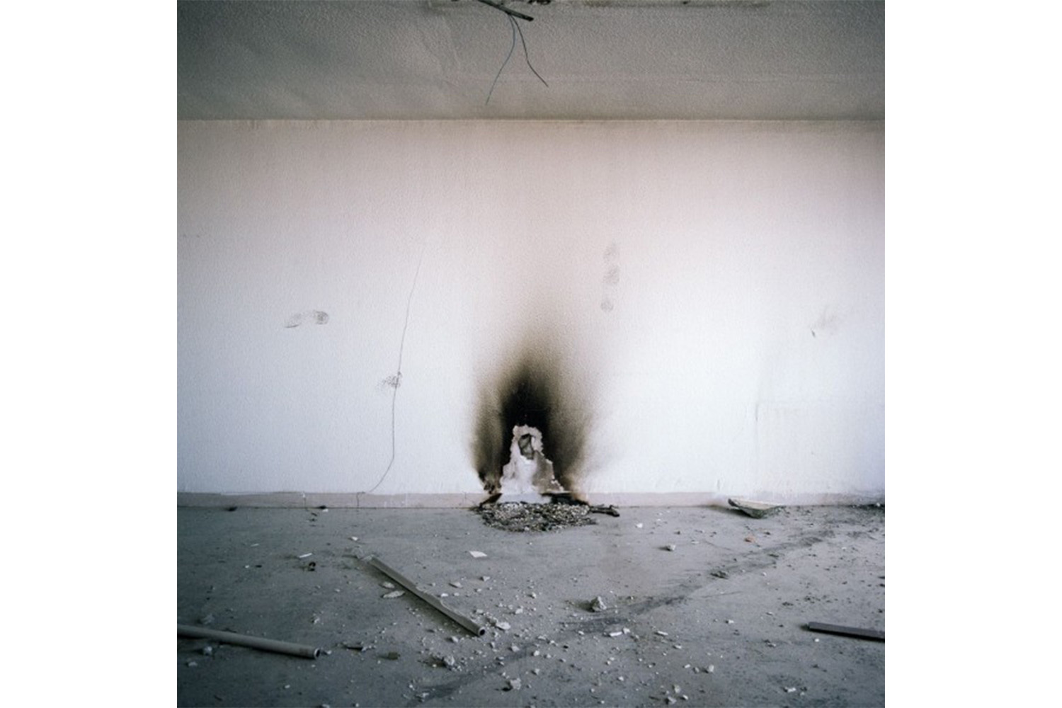 ALI TAPTIK, Nothing Suprises Series05, 2008